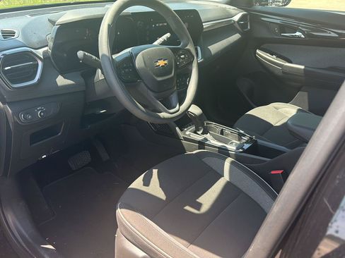 Used 2025 Chevrolet TrailBlazer LT AWD/4WD image 11