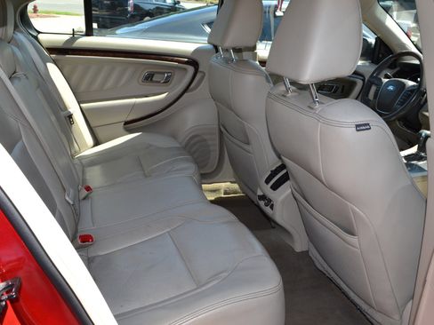 Used 2011 Ford Taurus Limited w/ 303A Rapid Spec Order Code image 32