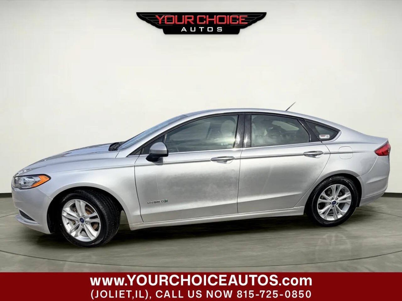 Used 2018 Ford Fusion SE FWD image 2