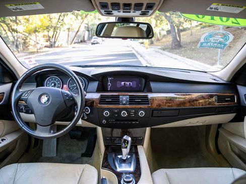 Used 2010 BMW 535i Sedan image 20