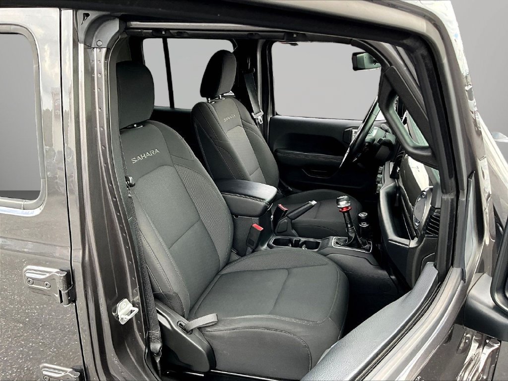 Used 2019 Jeep Wrangler Unlimited Sahara AWD/4WD image 32