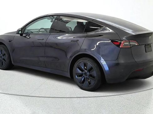 Used 2024 Tesla Model Y Long Range RWD image 6
