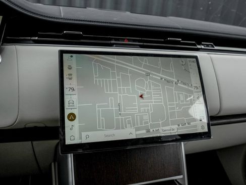 New 2025 Land Rover Range Rover SE image 12