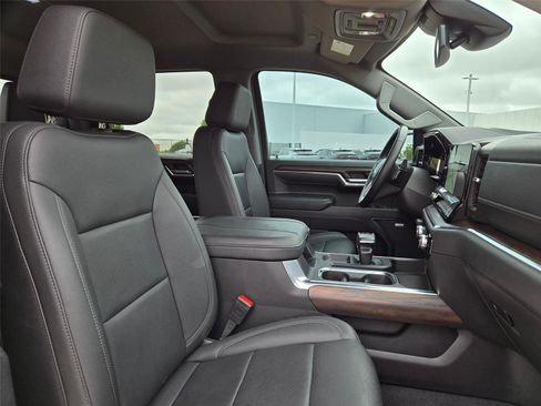 Used 2024 GMC Sierra 1500 SLT RWD image 29