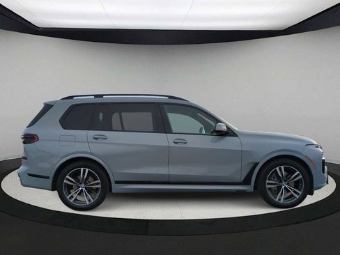 Certified 2023 BMW X7 xDrive40i w/ M Sport Package image 9