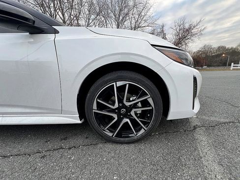 New 2025 Nissan Sentra SR image 15