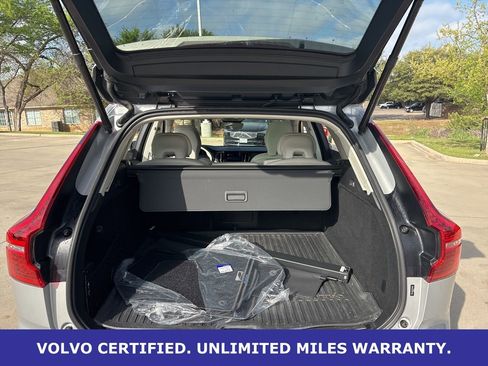 Certified 2023 Volvo XC60 B5 Ultimate w/ Climate Package image 10