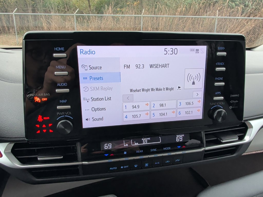 Certified 2024 Toyota Sienna LE AWD/4WD image 17