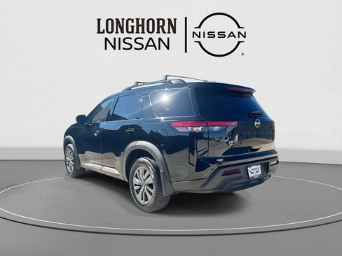 New 2025 Nissan Pathfinder SV w/ Black Appearance Package image 5
