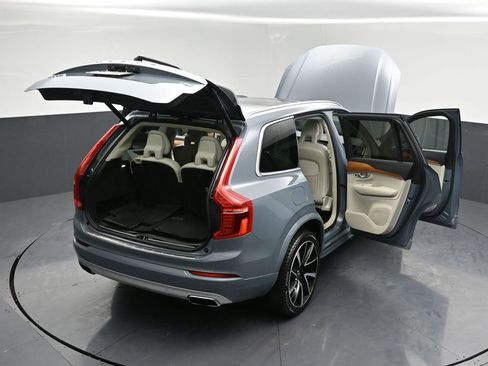 Used 2021 Volvo XC90 T6 Momentum w/ Advanced Package image 35