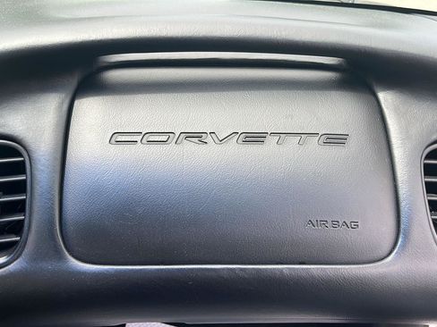 Used 2001 Chevrolet Corvette Convertible w/ Preferred Equipment Group2 RWD image 24