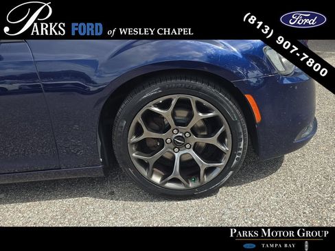 Used 2015 Chrysler 300 S RWD image 31