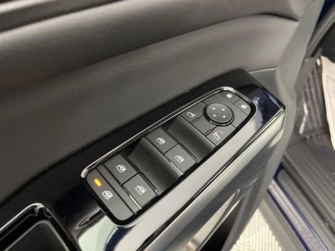 New 2026 Nissan Pathfinder SL FWD image 30