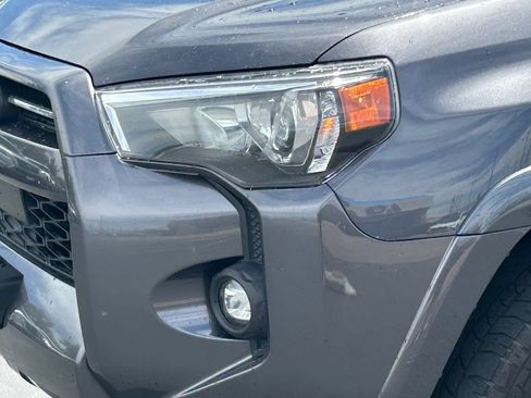 Used 2022 Toyota 4Runner SR5 Premium w/ Moonroof Package AWD/4WD image 11