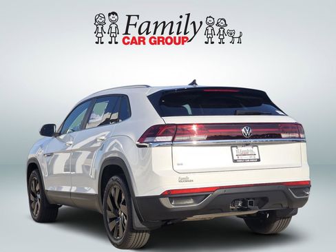 New 2026 Volkswagen Atlas Cross Sport SE FWD image 3