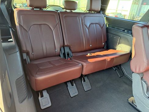 Used 2024 Ford Expedition Limited AWD/4WD image 32