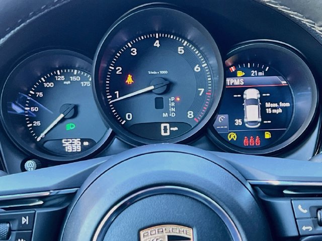 Certified 2026 Porsche Macan AWD/4WD image 13