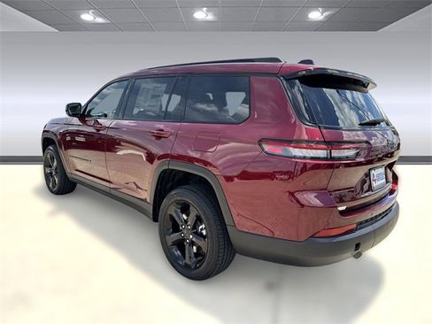 New 2025 Jeep Grand Cherokee L Altitude image 3