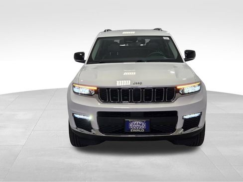 Used 2023 Jeep Grand Cherokee L Limited AWD/4WD image 21