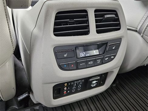 Used 2016 Honda Pilot Elite image 11