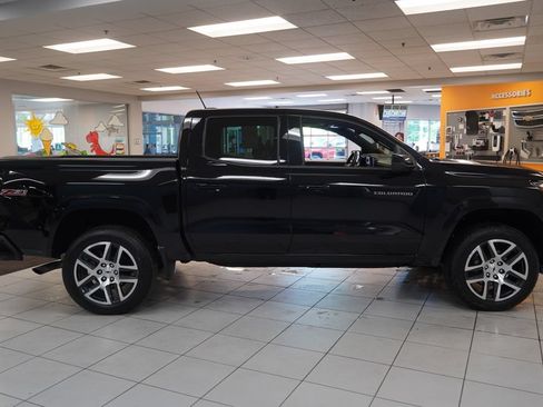 Used 2023 Chevrolet Colorado Z71 w/ Z71 Convenience Package 2 AWD/4WD image 15