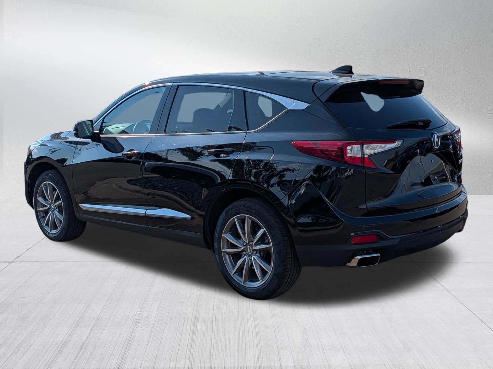 Certified 2024 Acura RDX w/ Technology Package AWD/4WD image 5