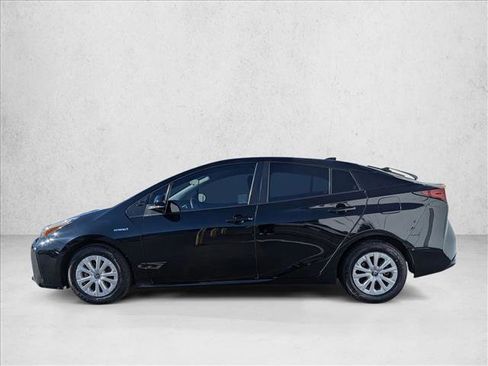 Used 2022 Toyota Prius LE image 8