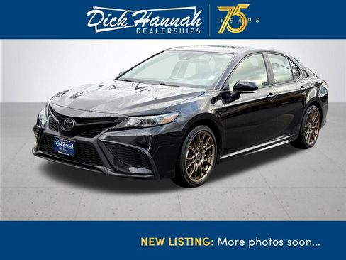 Used 2024 Toyota Camry SE image 1