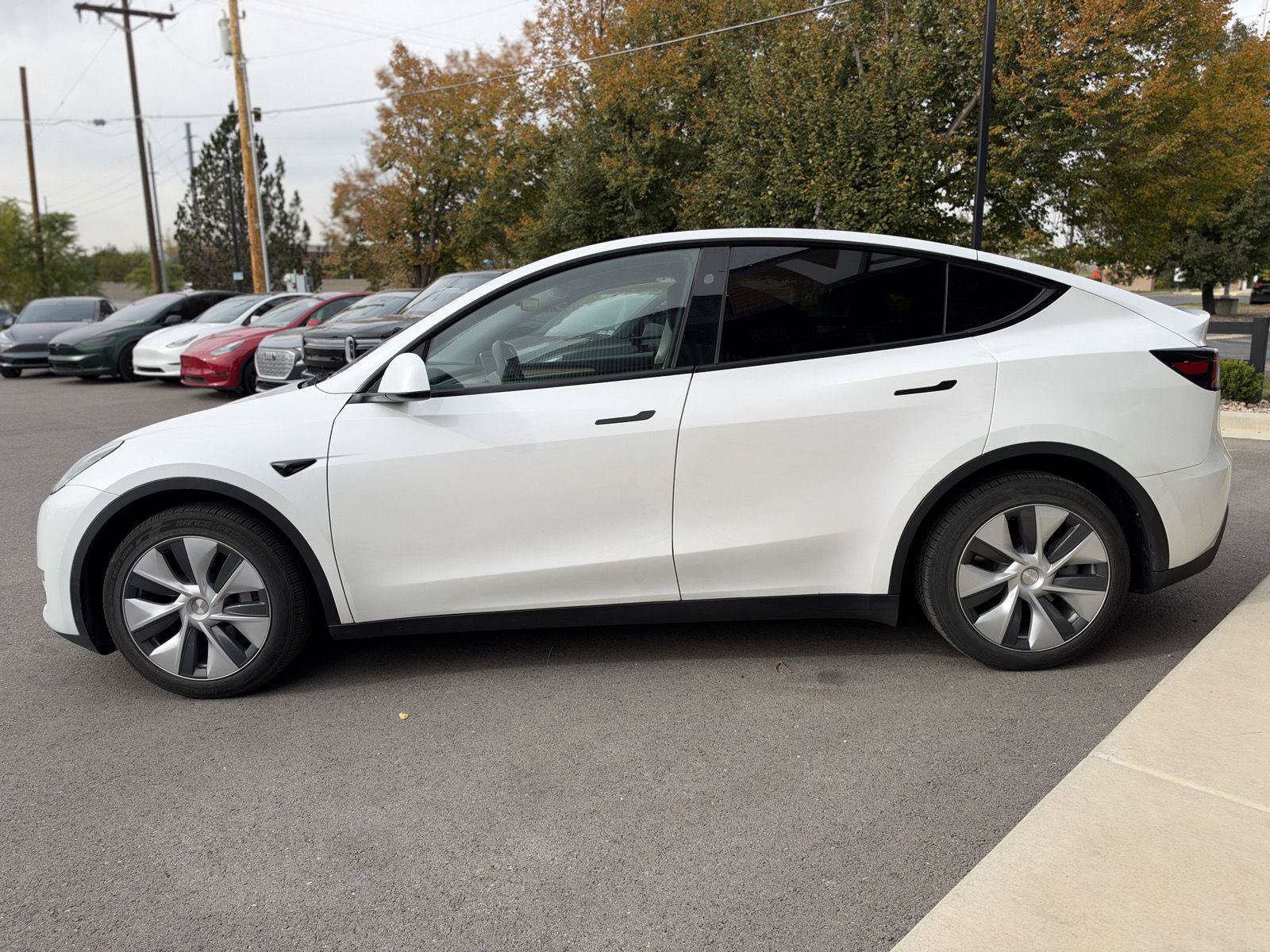Used 2023 Tesla Model Y Long Range AWD/4WD image 5