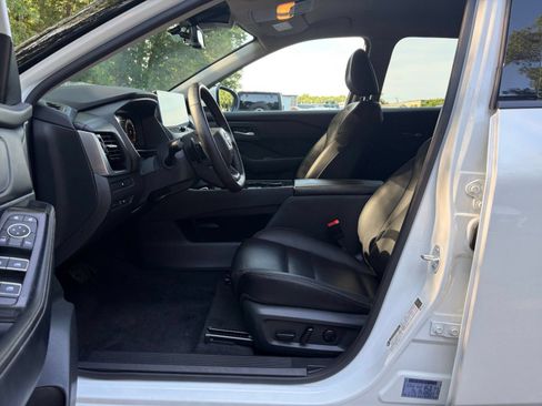 Used 2026 Nissan Rogue SL AWD/4WD image 30