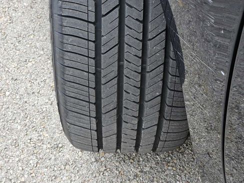 Used 2021 Toyota Camry SE image 10