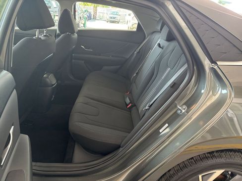 Used 2025 Hyundai Elantra SEL image 29