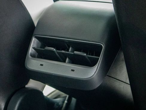 Used 2022 Tesla Model Y Performance AWD/4WD image 25
