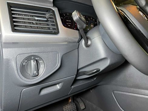 Used 2019 Volkswagen Atlas SEL Premium AWD/4WD image 28