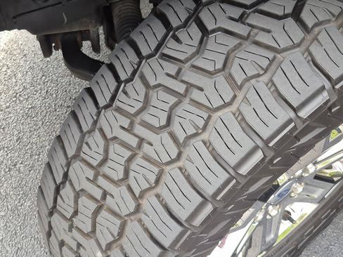 Used 2023 Ford F150 Lariat RWD image 12