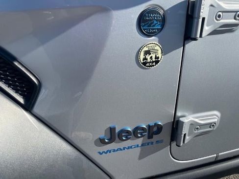 Used 2023 Jeep Wrangler Unlimited image 7