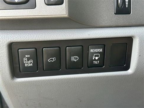 Used 2016 Toyota Sequoia Platinum image 22