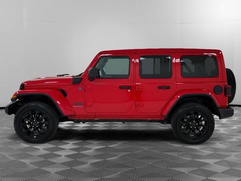 Used 2025 Jeep Wrangler Unlimited Sahara w/ Safety Group image 6