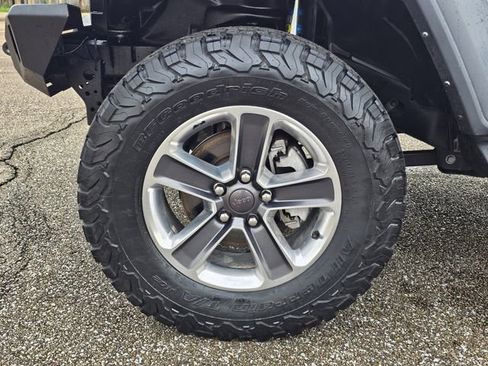 Used 2023 Jeep Wrangler Sport S image 27