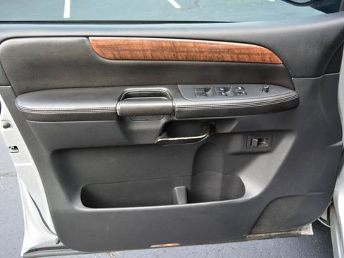 Used 2012 Nissan Armada SL RWD image 9