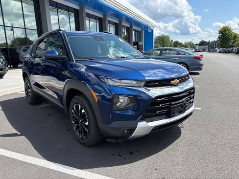 Used 2023 Chevrolet TrailBlazer LT w/ Convenience Package AWD/4WD image 4