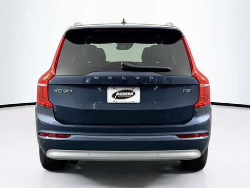 Used 2022 Volvo XC90 T5 Momentum AWD/4WD image 14