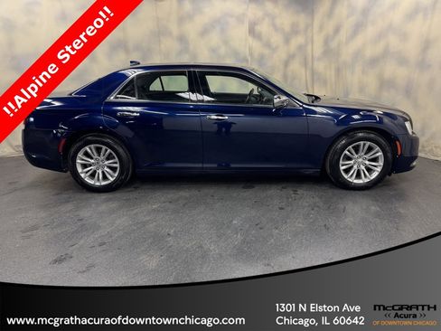 Used 2015 Chrysler 300 C image 9