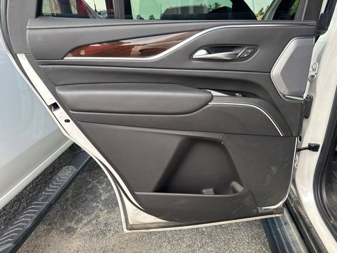 Used 2022 Cadillac Escalade Sport Platinum w/ Heavy-Duty Trailer Package AWD/4WD image 12