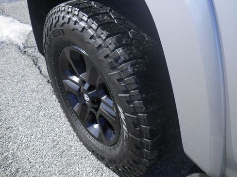 Used 2017 Toyota 4Runner SR5 image 8