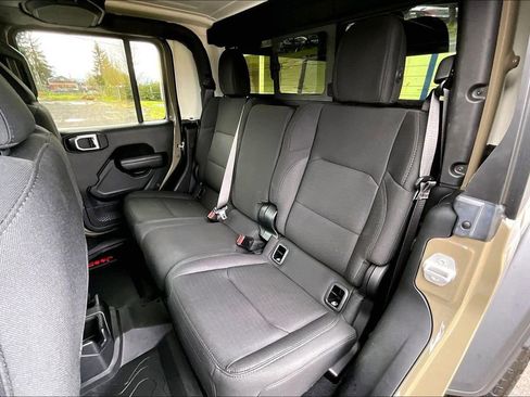 Used 2020 Jeep Gladiator Sport w/ Quick Order Package 24S image 22