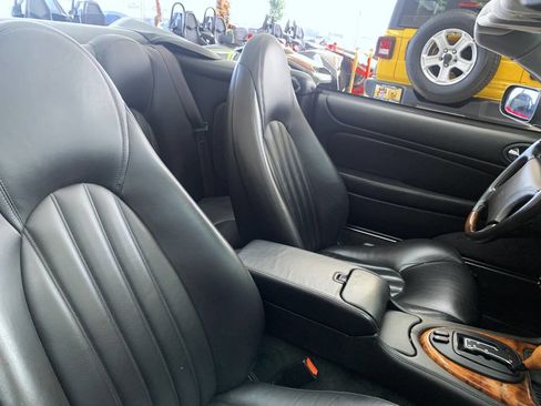 Used 2000 Jaguar XK8 Convertible image 9