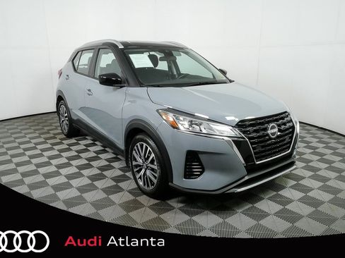 Used 2023 Nissan Kicks SV image 1