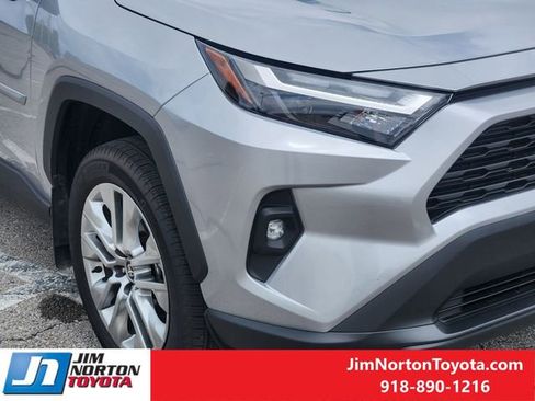 Used 2025 Toyota RAV4 XLE Premium FWD image 10
