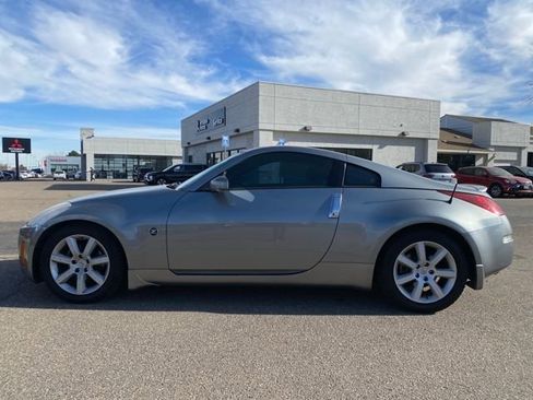 Used 2004 Nissan 350Z Touring w/ Aerodynamics Pkg image 2